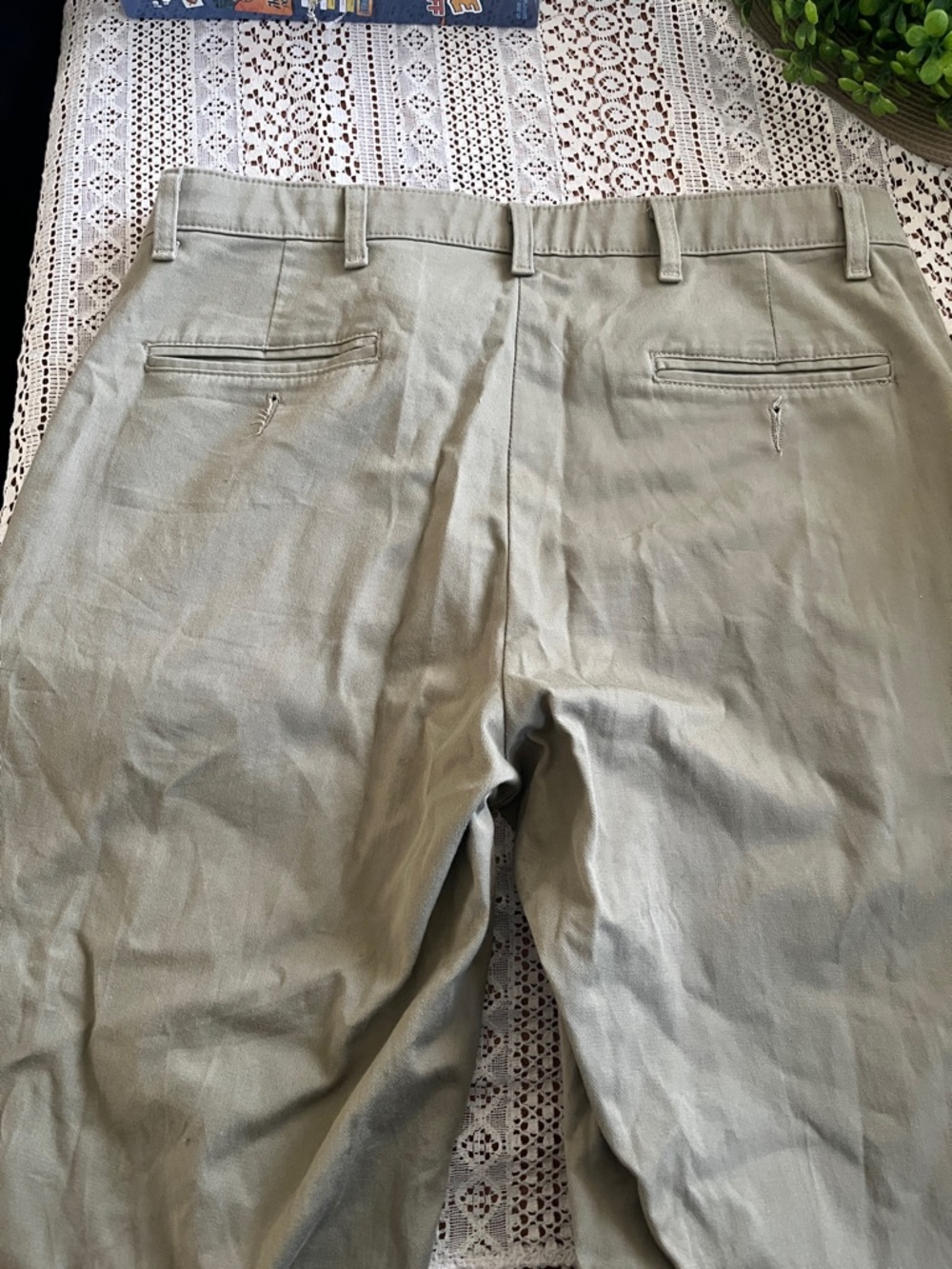 Wrangler Men's Chinos in Light Olive Green